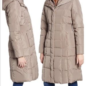 NWT Cole Haan Bib Insert Down & Feather Fill Coat
COLE HAAN SIGNATURE size XS